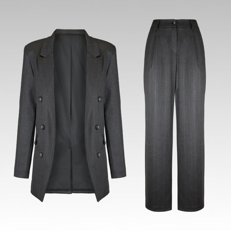 Tailleur gessato con giacca sartoriale