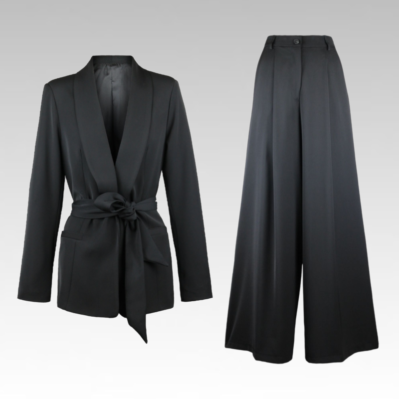 Tailleur con giacca annodata e pantalone loose